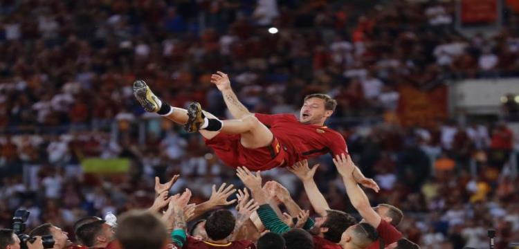 توتي في مباراة جنوى